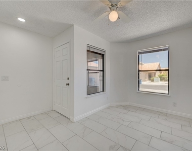 313 Crosswind Way - Photo Thumbnail 21