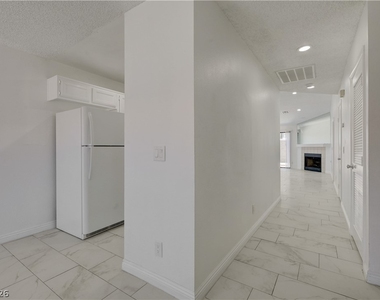 313 Crosswind Way - Photo Thumbnail 10