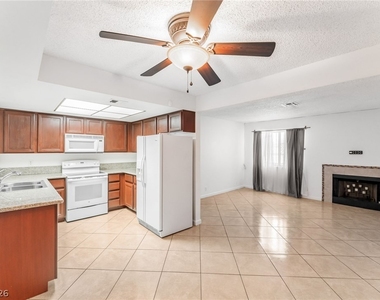 1701 E Katie Avenue - Photo Thumbnail 11