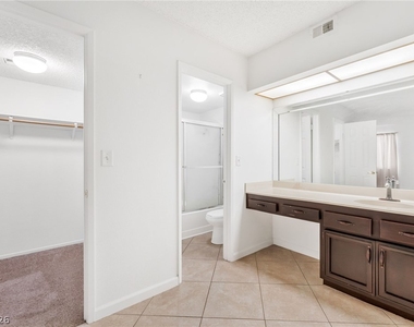 1701 E Katie Avenue - Photo Thumbnail 22