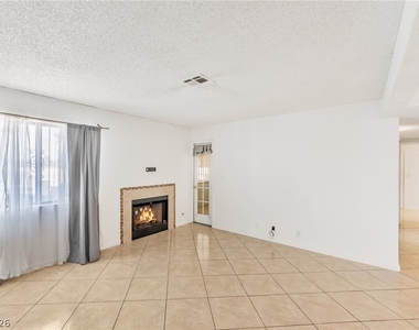 1701 E Katie Avenue - Photo Thumbnail 6