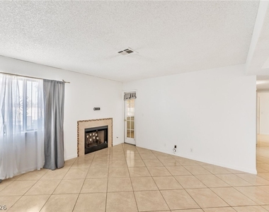 1701 E Katie Avenue - Photo Thumbnail 5