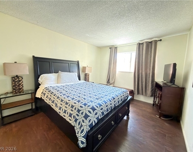 4509 Sirius Avenue - Photo Thumbnail 11