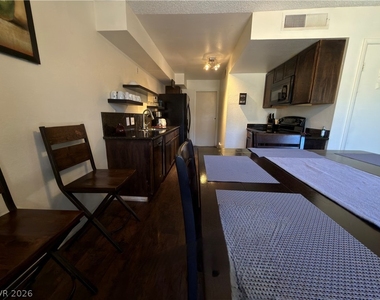 4509 Sirius Avenue - Photo Thumbnail 8