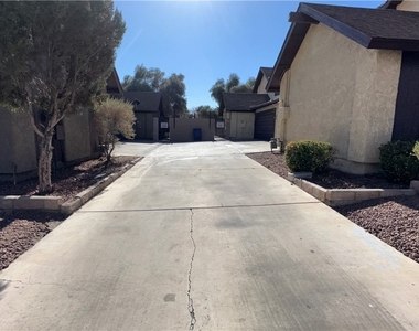 4509 Sirius Avenue - Photo Thumbnail 3