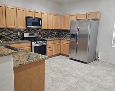 10922 Moonbeam Glow Lane - Photo Thumbnail 7