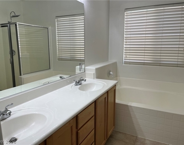 10922 Moonbeam Glow Lane - Photo Thumbnail 38