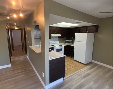 4706 Obannon Drive - Photo Thumbnail 5