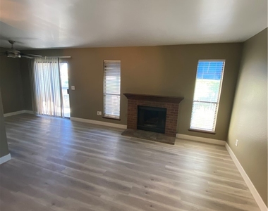4706 Obannon Drive - Photo Thumbnail 4