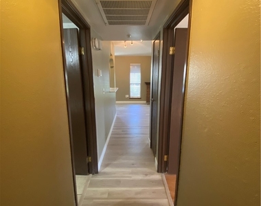4706 Obannon Drive - Photo Thumbnail 17