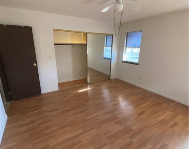 4706 Obannon Drive - Photo Thumbnail 9
