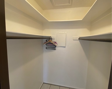 4706 Obannon Drive - Photo Thumbnail 11