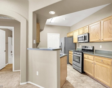 5855 Valley Drive - Photo Thumbnail 4