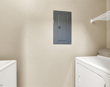 5855 Valley Drive - Photo Thumbnail 6