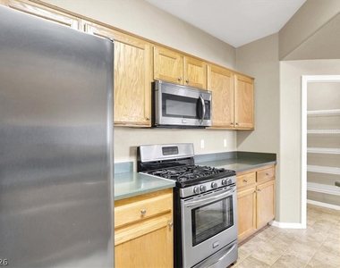 5855 Valley Drive - Photo Thumbnail 7