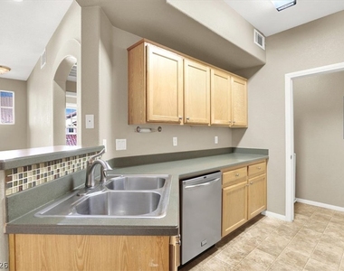 5855 Valley Drive - Photo Thumbnail 5