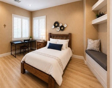 11392 Vernazza Court - Photo Thumbnail 16