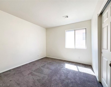 8284 W Rochelle Avenue - Photo Thumbnail 19
