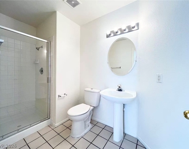 8284 W Rochelle Avenue - Photo Thumbnail 11