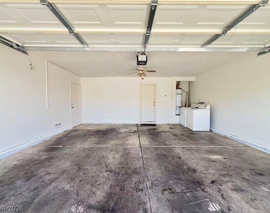 8284 W Rochelle Avenue - Photo Thumbnail 27