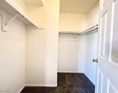 8284 W Rochelle Avenue - Photo Thumbnail 16