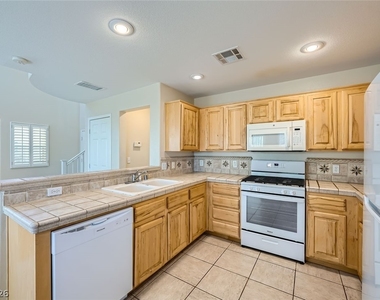 3904 Badgerbrook Street - Photo Thumbnail 6