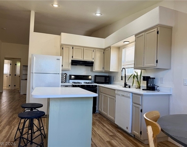 7564 Durham Hall Avenue - Photo Thumbnail 5
