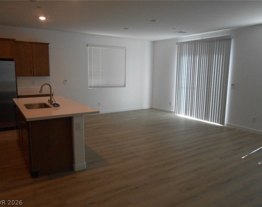 1025 Copper Robin Street - Photo Thumbnail 2