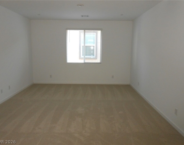 1025 Copper Robin Street - Photo Thumbnail 7