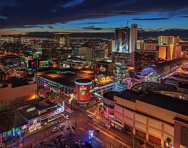 150 Las Vegas Boulevard - Photo Thumbnail 21