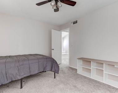 9325 W Desert Inn Road - Photo Thumbnail 22
