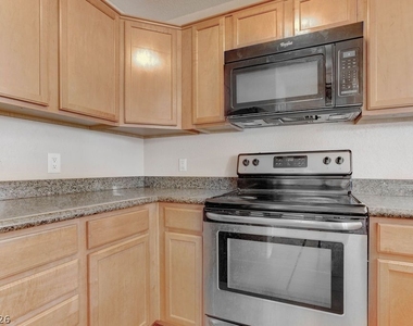 9325 W Desert Inn Road - Photo Thumbnail 10