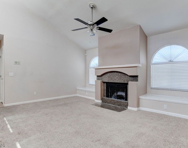 9325 W Desert Inn Road - Photo Thumbnail 5