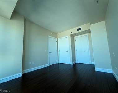 2700 Las Vegas Boulevard - Photo Thumbnail 7