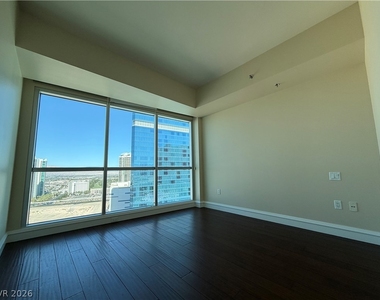 2700 Las Vegas Boulevard - Photo Thumbnail 4