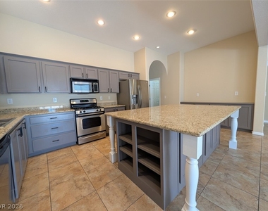 1032 Via Canale Drive - Photo Thumbnail 8