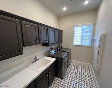 10895 Iris Canyon Lane - Photo Thumbnail 8
