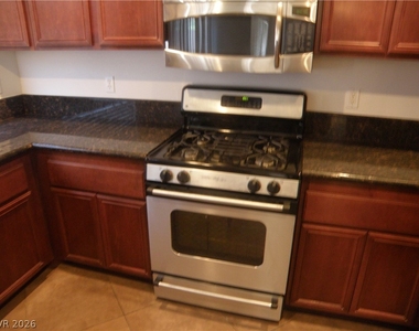 6211 Blushing Willow Street - Photo Thumbnail 4