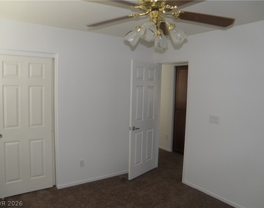 6211 Blushing Willow Street - Photo Thumbnail 10
