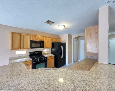 4711 Thackerville Avenue - Photo Thumbnail 5