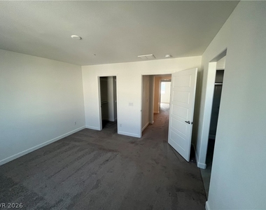 3610 Tripoli Cove Avenue - Photo Thumbnail 6
