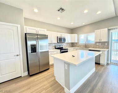 2080 S Highland Avenue - Photo Thumbnail 5