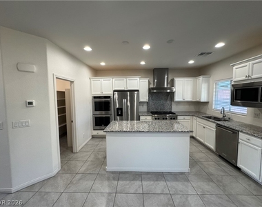 7318 Tunnel View Court - Photo Thumbnail 6
