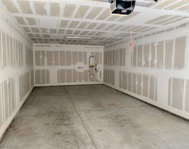 11238 Essence Point Avenue - Photo Thumbnail 40