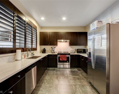 11238 Essence Point Avenue - Photo Thumbnail 46