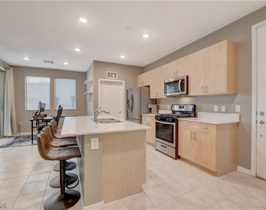 11238 Essence Point Avenue - Photo Thumbnail 25