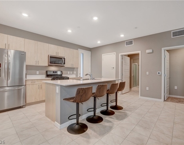 11238 Essence Point Avenue - Photo Thumbnail 21