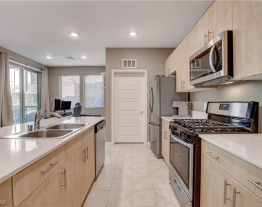 11238 Essence Point Avenue - Photo Thumbnail 6