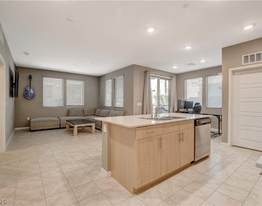 11238 Essence Point Avenue - Photo Thumbnail 4