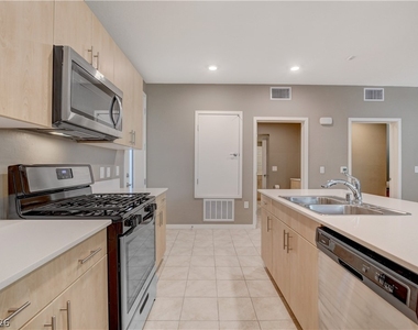 11238 Essence Point Avenue - Photo Thumbnail 24